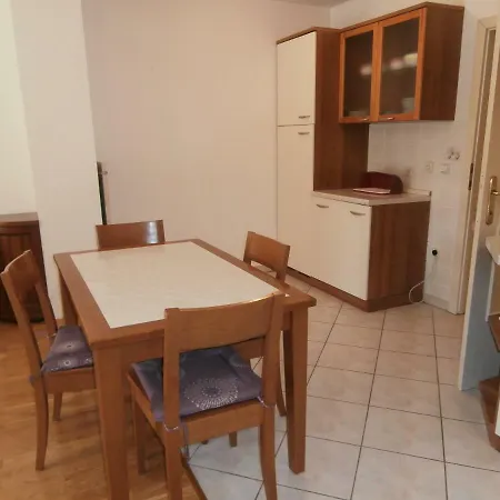 Miki Apartment *
